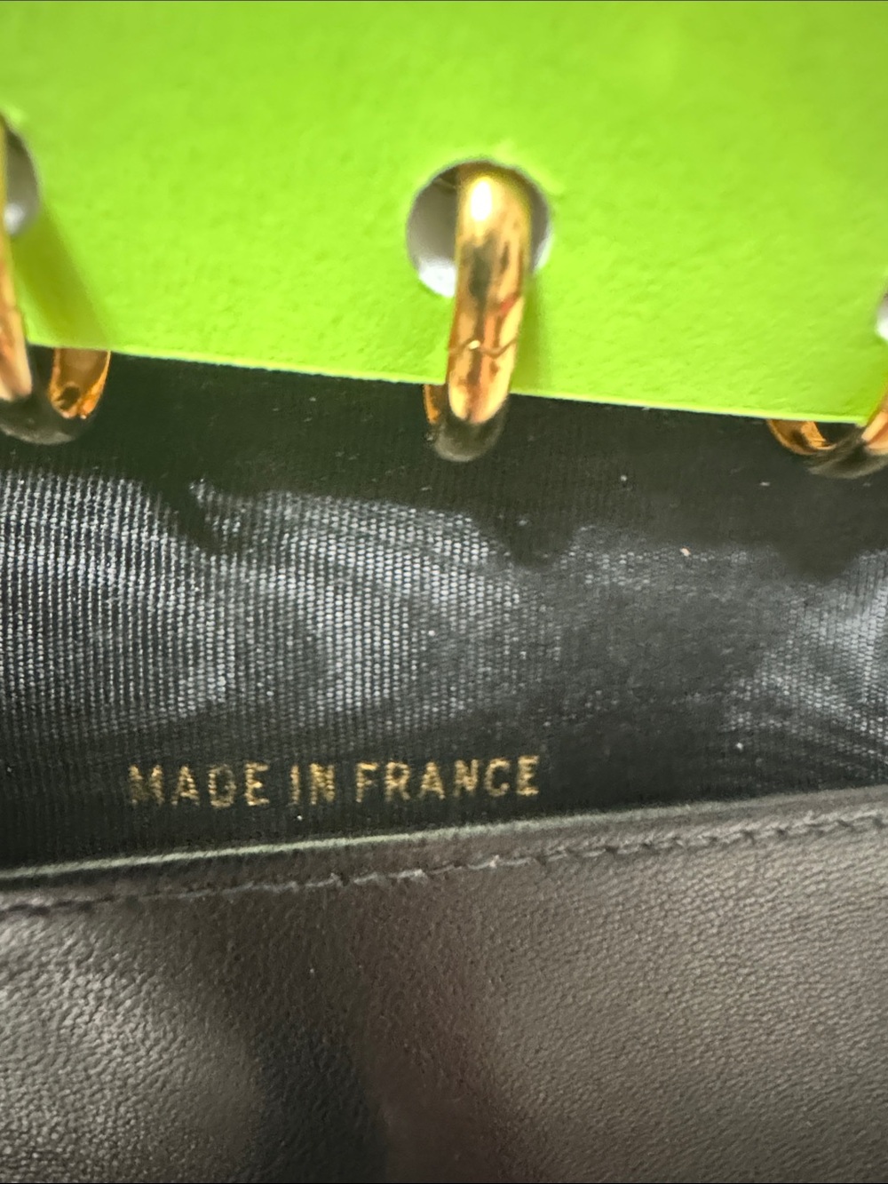 CHANEL Black Patent Leather CC Logo agenda/passport holder - Picture 5 of 9